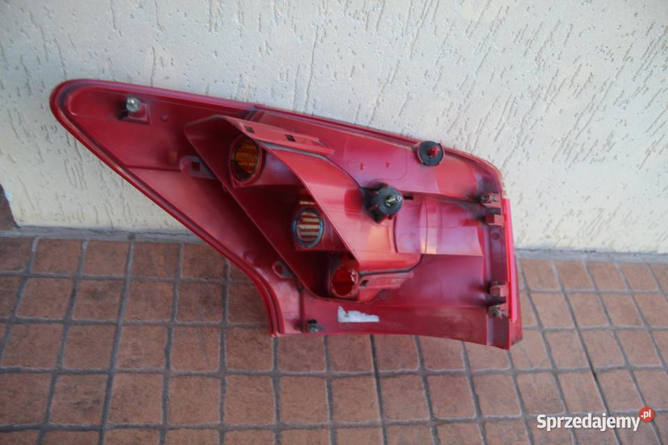 LAMPA PRAWY TYŁ TYLNA PEUGEOT 407 SW KOMBI