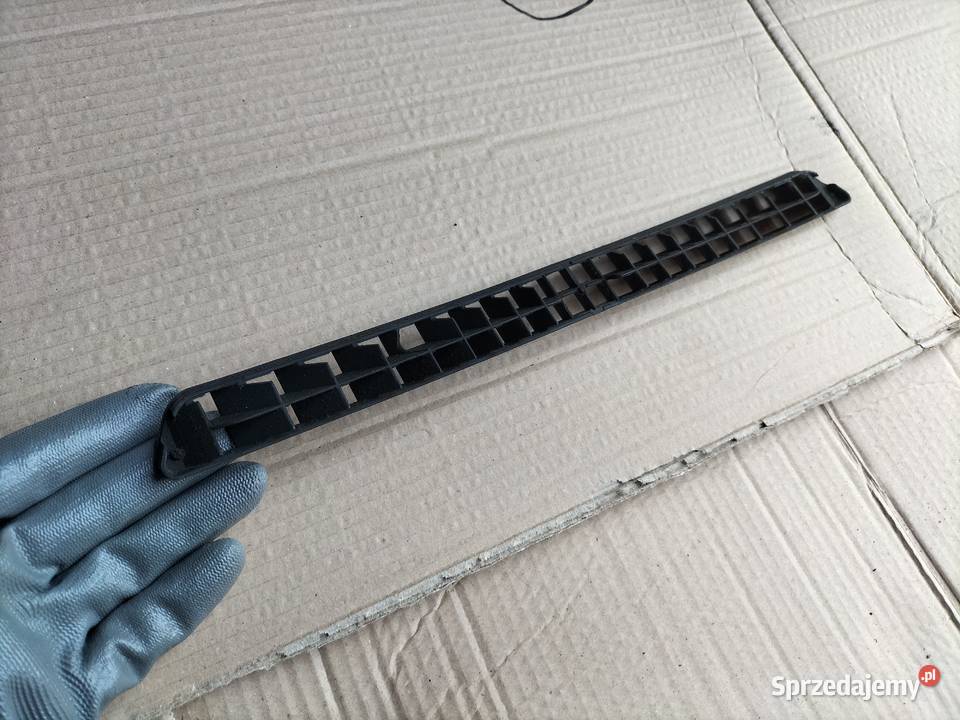 AUDI 80 B4 80B4 80B3 80 B3 KRATKA NAWIEWU GÓRNA Kamień-Kolonia sprzedam