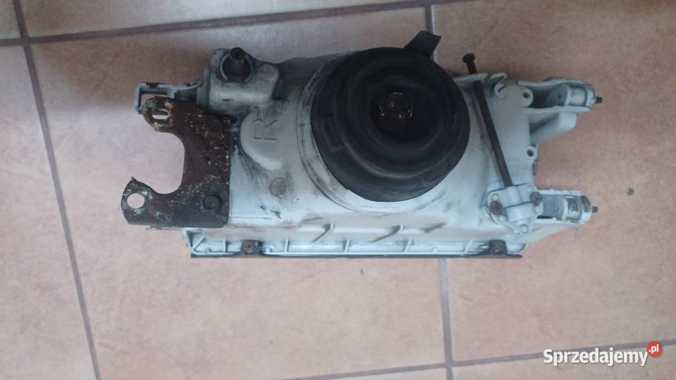 TOYOTA COROLLA E80 LAMPA PRZEDNIA prawa lewa wielkopolskie Rakoniewice sprzedam