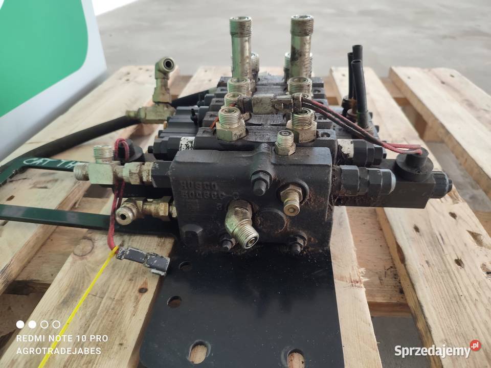 Rozdzielacz hydrauliczny 1686810 Cat TH 62 Wilkowo
