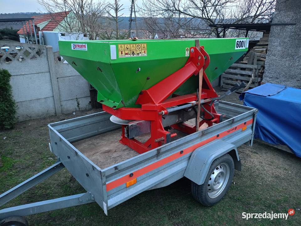 Rozsiewacz nawozu 600 l nieuszkodzony Gostyń