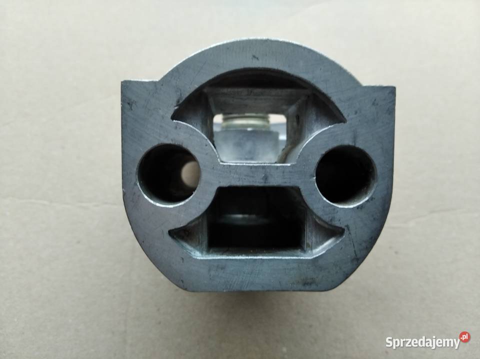 Korpus filtra oleju Ursus 35122812 MF235 MF 255 Bychawa sprzedam