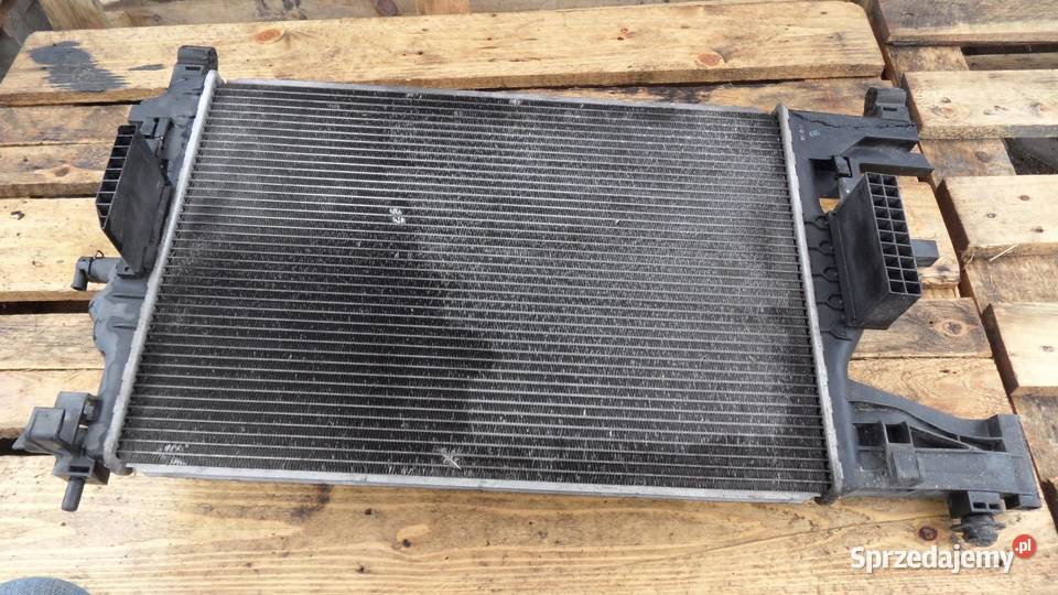 OPEL ASTRA J IV 16 B 10r chłodnica wody 0700B Chłodnie wody świętokrzyskie