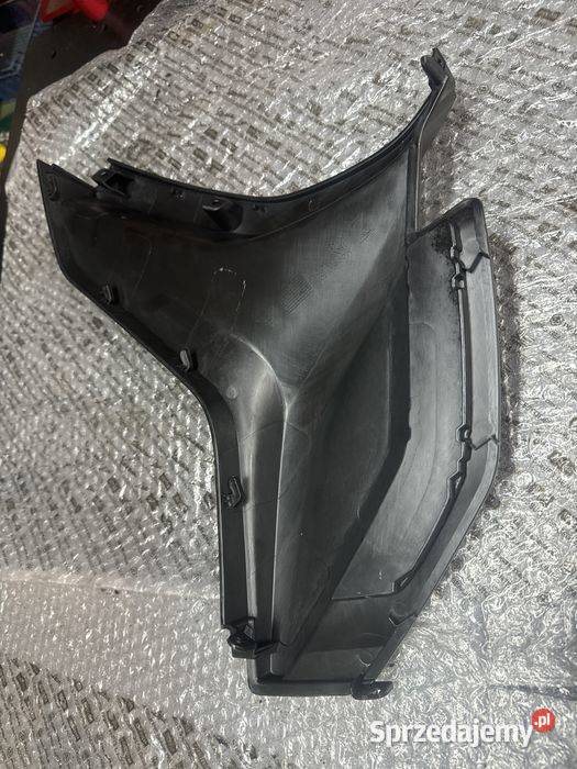 PIAGGIO MP3 400 530 HPE RST bok prawy boczek
