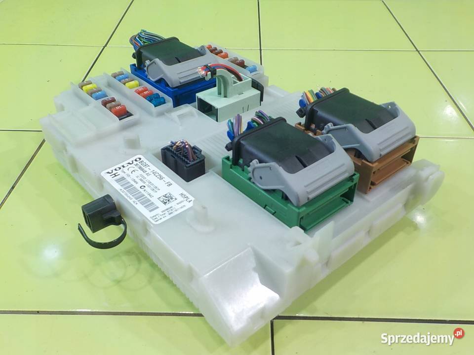 VOLVO S60 II RDESIGN 16 T3 11r skrzynka Suków sprzedam