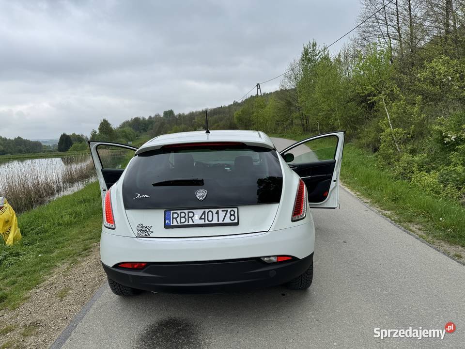 Sprzedam Lancia Delta 3 zadbana 2 komplety kół sprzedam
