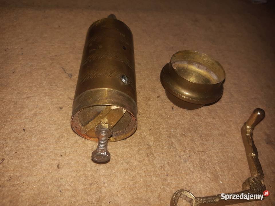 Stary ręczny młynek do kawy mosiężny