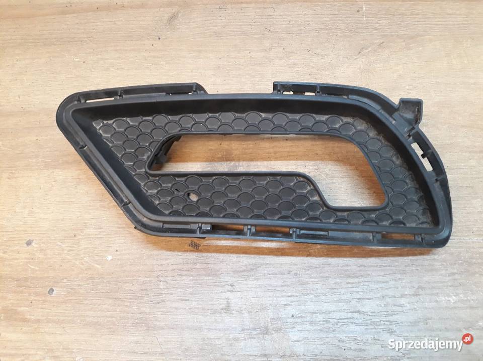 MERCEDES W207 AMG KRATKA LEWA ZDERZAKA PRZÓD listwy na zderzak wielkopolskie Międzychód sprzedam