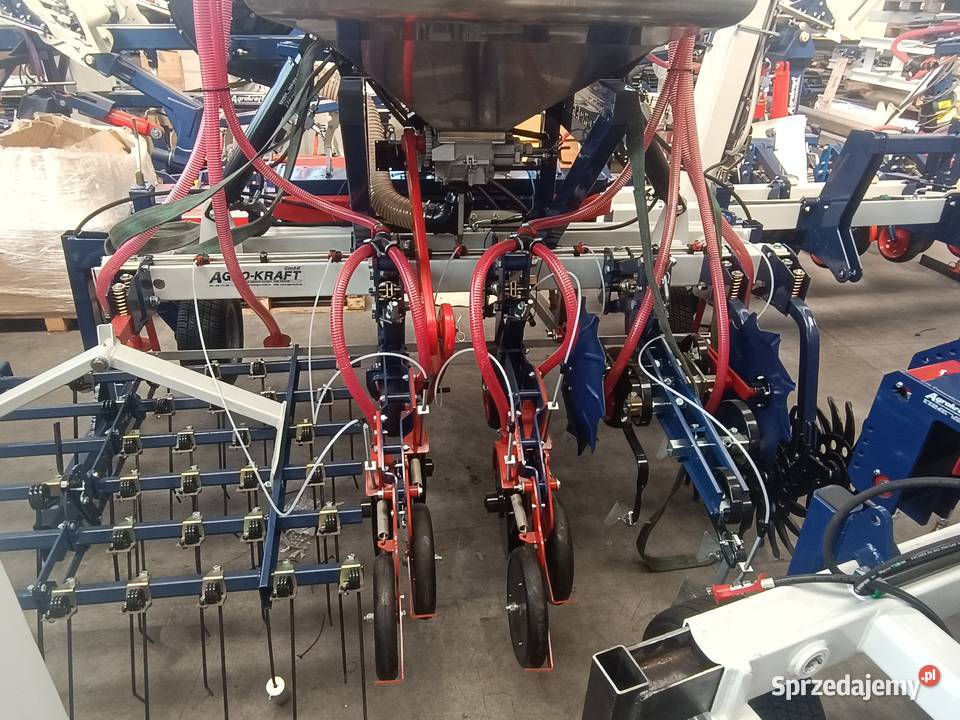 Siewnik wielofunkcyjny AGROKRAFT 7 opcji na 1
