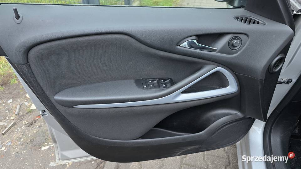 LIFT 7 osób Klimatronik Bluetooth Grzane fotele 1364cm3 Andrespol sprzedam