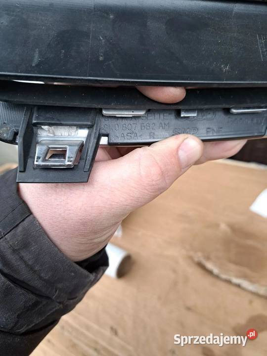 Prawa kratka Audi A4 B9 Lift SLine 8W0807682AM osobowe