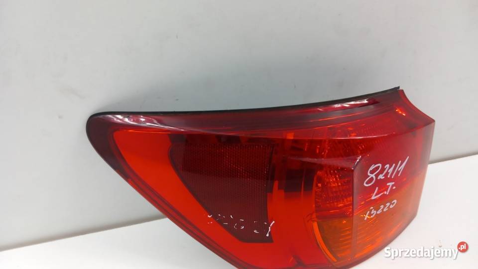 LEXUS IS 220 SEDAN LAMPA TYŁ LEWA Światła stop Zbierkowo