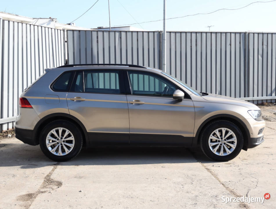 VW Tiguan 14 TSI asystent pasa ruchu Piaseczno
