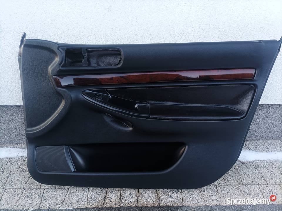 Boczek drzwi prawy przód pasażera drewno Audi a4 Radom