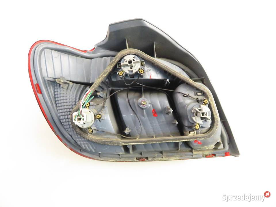 LAMPA PRAWA TYLNA TOYOTA YARIS I P1
