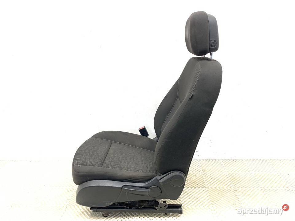 FOTEL LEWY PRZÓD OPEL ASTRA J Hatchback 0915 sprzedam