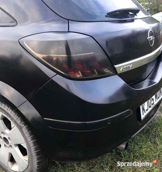 zderzak tył czarny z20r Opel Astra h Gtc sprzedam