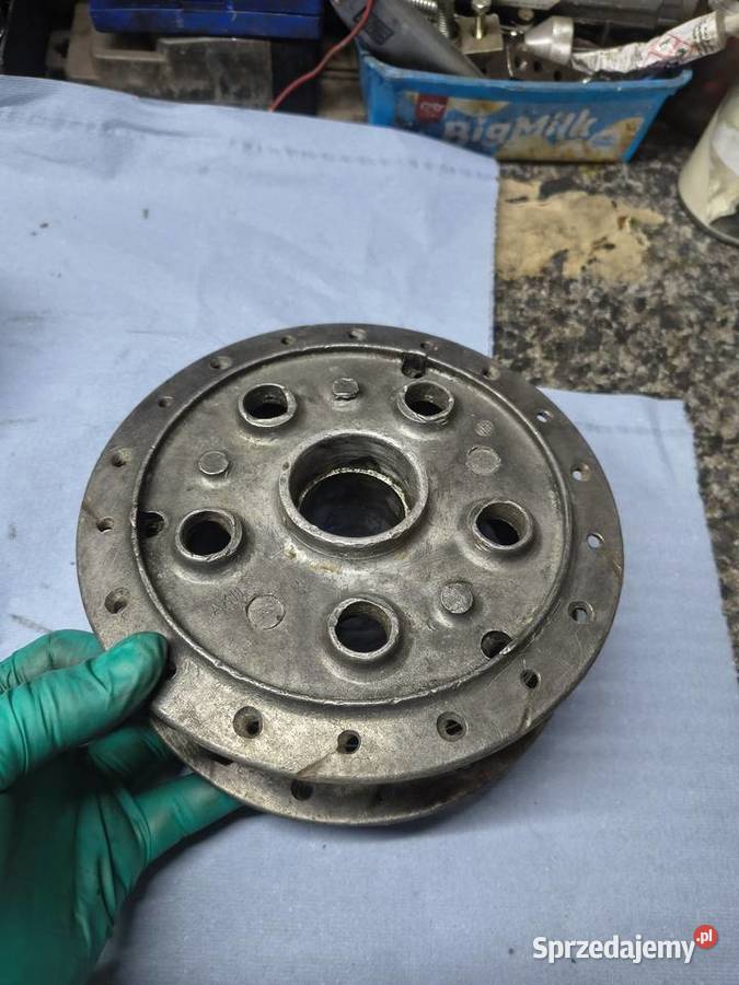 Piasta tył szczękotrzymacz WSK 125