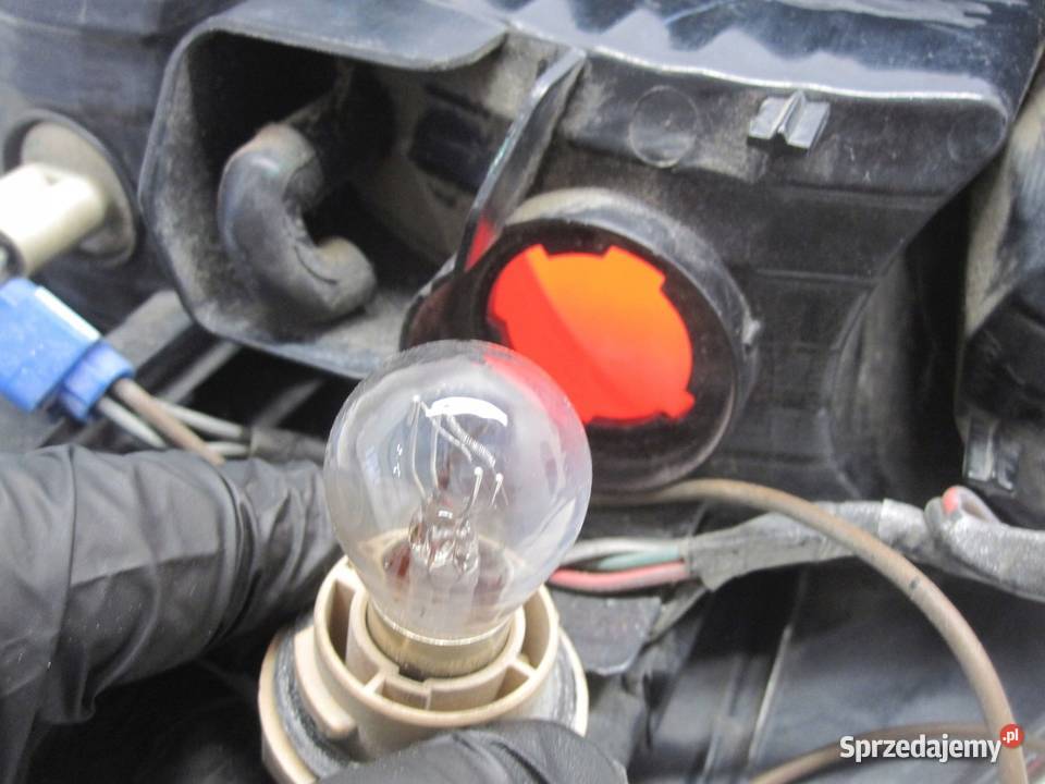 MITSUBISHI L200 07r Lampa prawy tył tylna świętokrzyskie Kielce