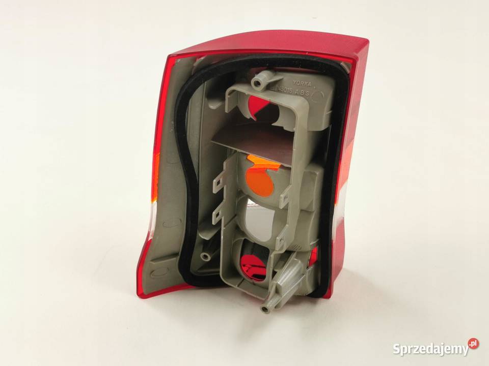 LAMPA PRAWY TYŁ OPEL ASTRA F KOMBI 1998 MAGNETI