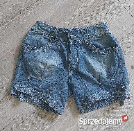 krótkie spodenki dżinsowe