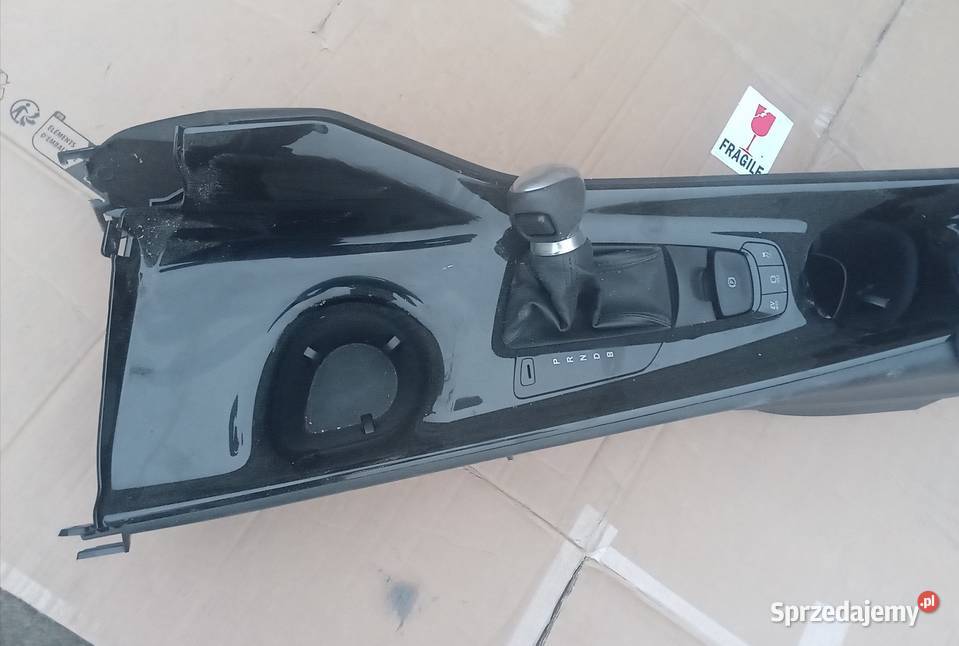 Toyota CHR Hybryda podłokietnik osobowe wielkopolskie Przeźmierowo