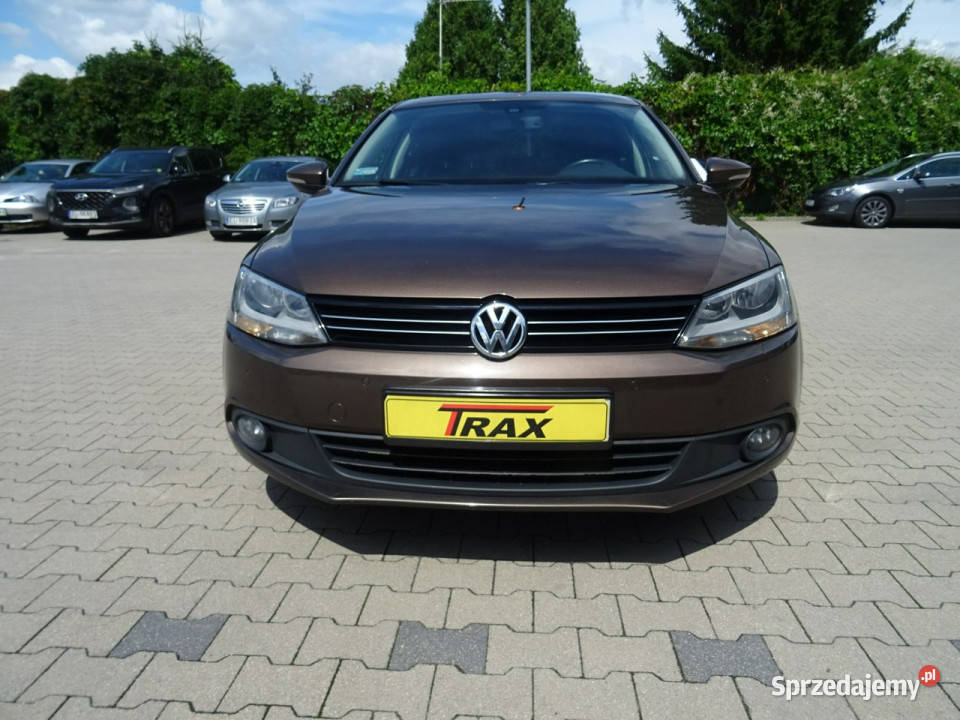 Volkswagen Jetta Volkswagen Golf z bagażnikiem nieuszkodzony