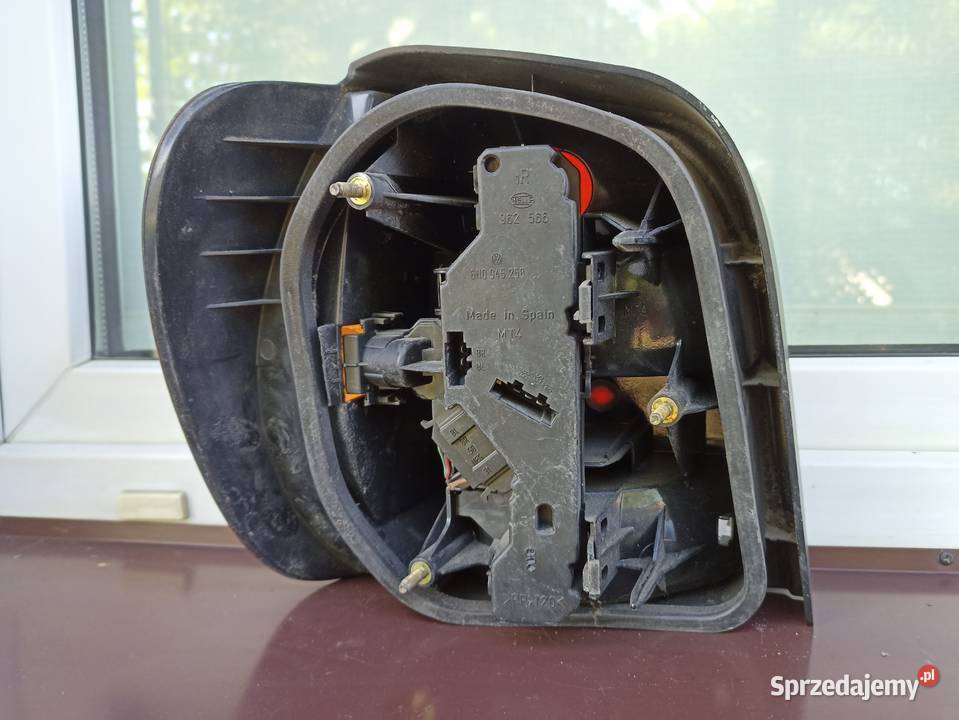 VW Polo III 3 6N lampa tył tylna prawa wkład Oświetlenie