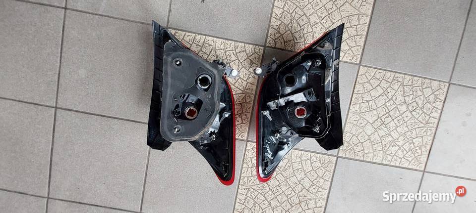 Toyota Yaris 2014 2015 2016 2017 lampa tył prawa Byków sprzedam