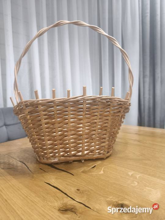 Kosz prezentowy z taśmy