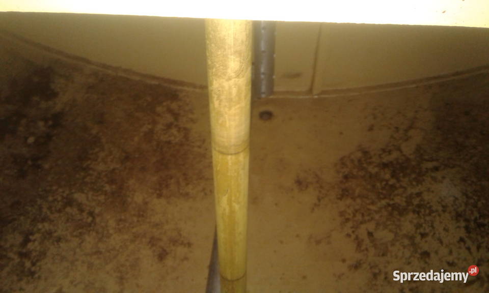 Wojskowa stacja paliwa dystrybutor beczka