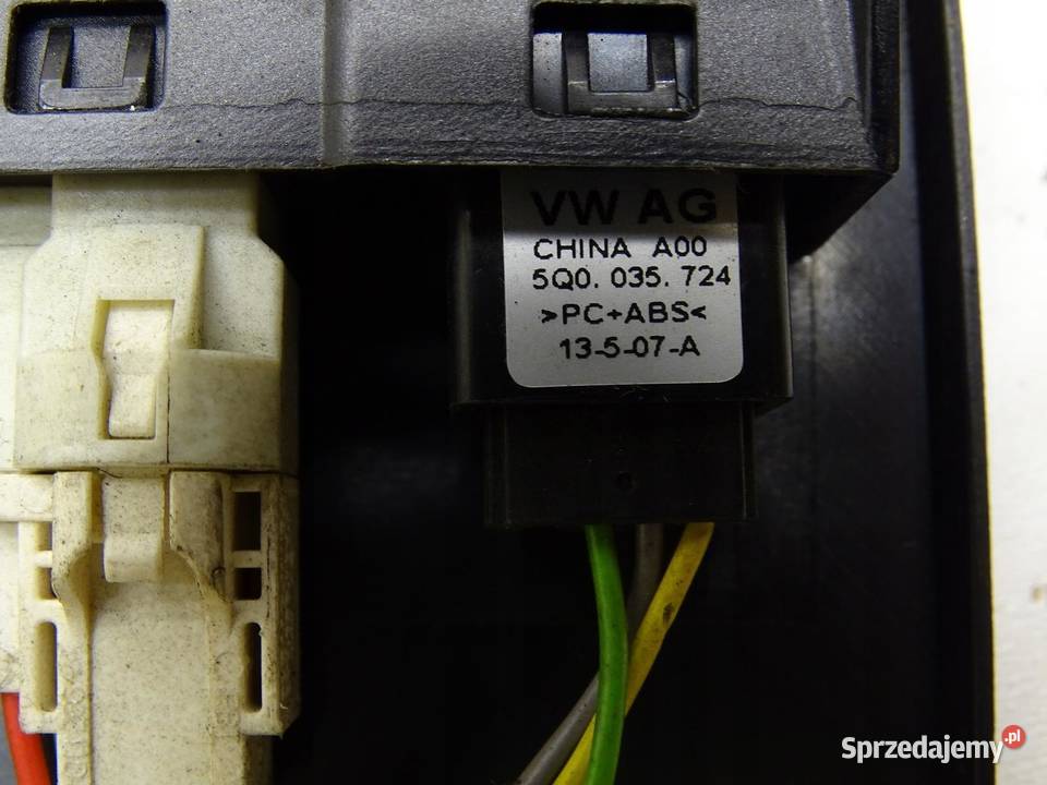 GNIAZDO WEJŚCIE AUX USB SKODA OCTAVIA III