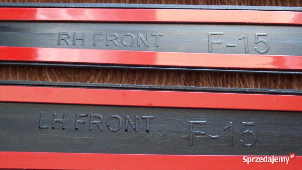 Listwy boczne ochronne do Toyota Avensis T25