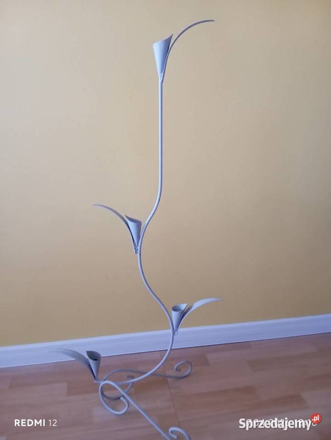 Świecznik w kolorze popielatym Bytom