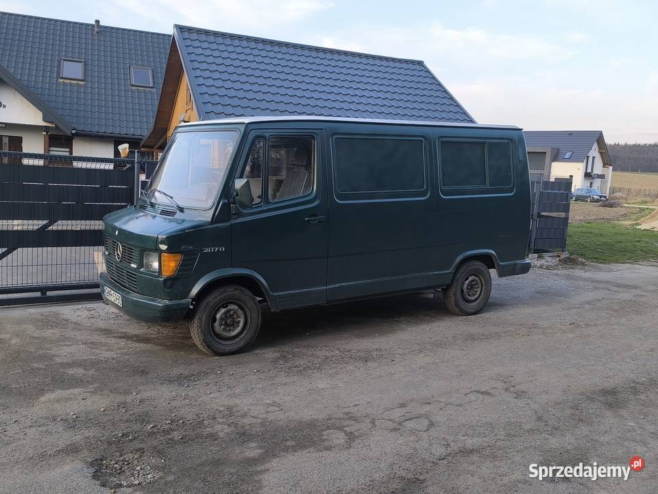Mercedes Benz t1 kaczka 207D sprinter blaszak Żarów