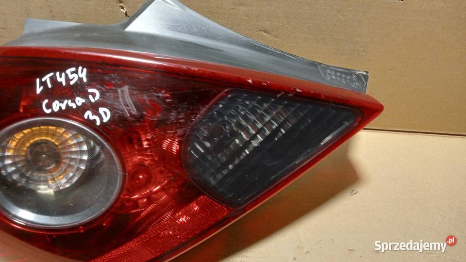 OPEL CORSA D LAMPA TYŁ LEWA 3D Światła stop wielkopolskie Zbierkowo