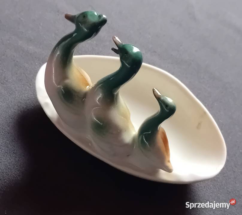 Secesyjna opielniczka przybornik z figurkami sprzedam