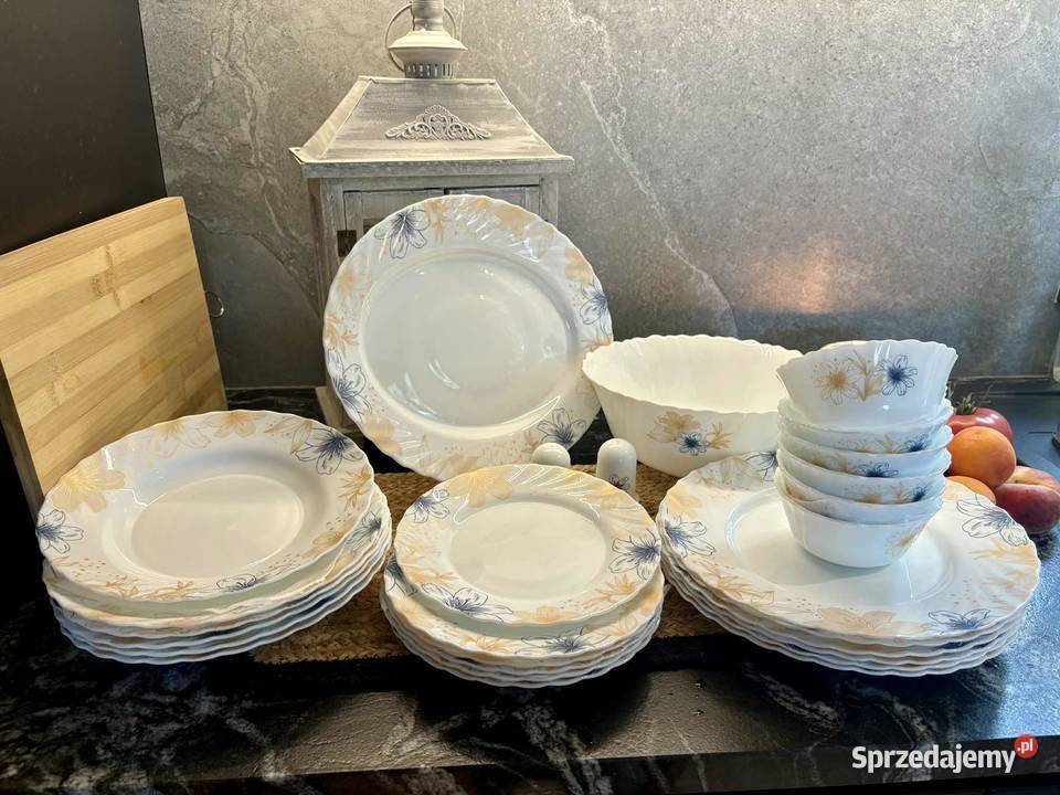 199 Serwis obiadowy 28 elementów Kwiatki śląskie Zabrze