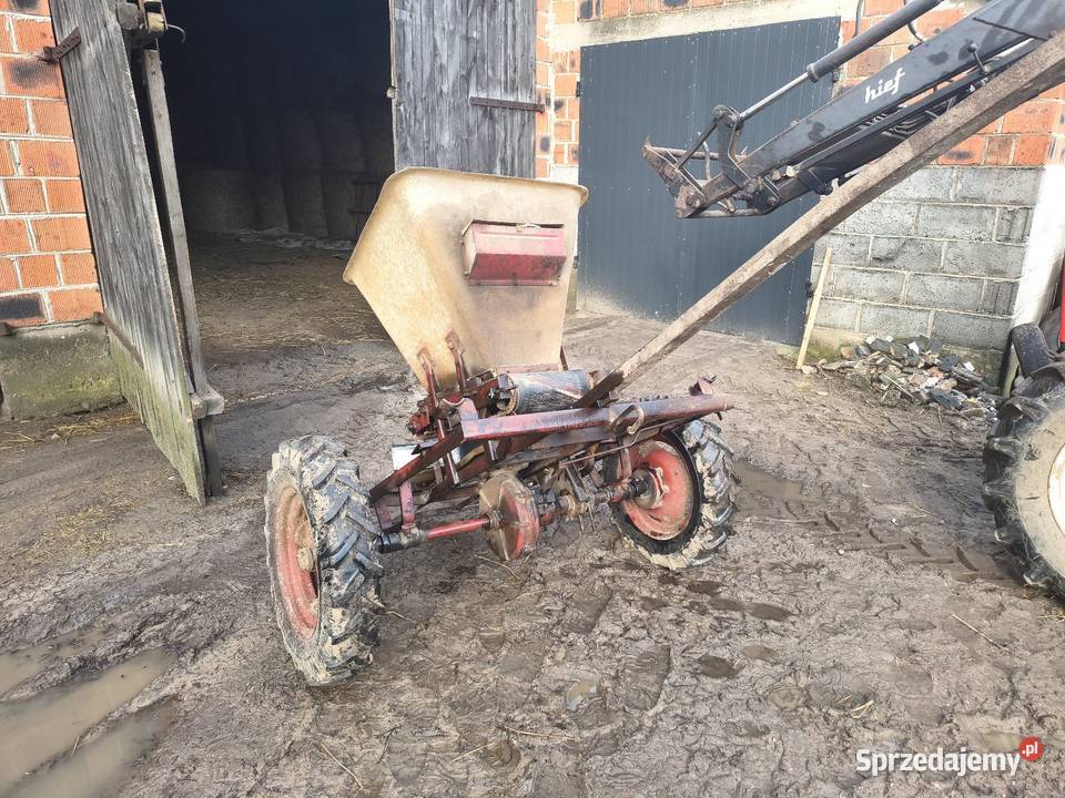 Sprzedam rozsiewacz Kos nieuszkodzony Dryja