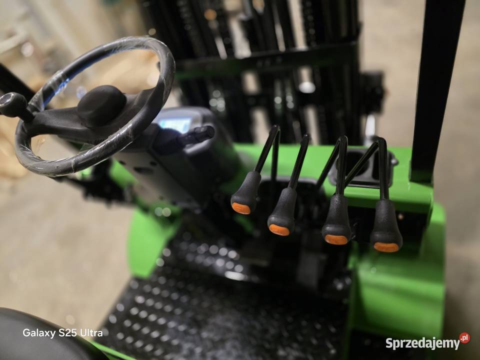 Elektryczny wózek widłowy czterokołowy 25 tony