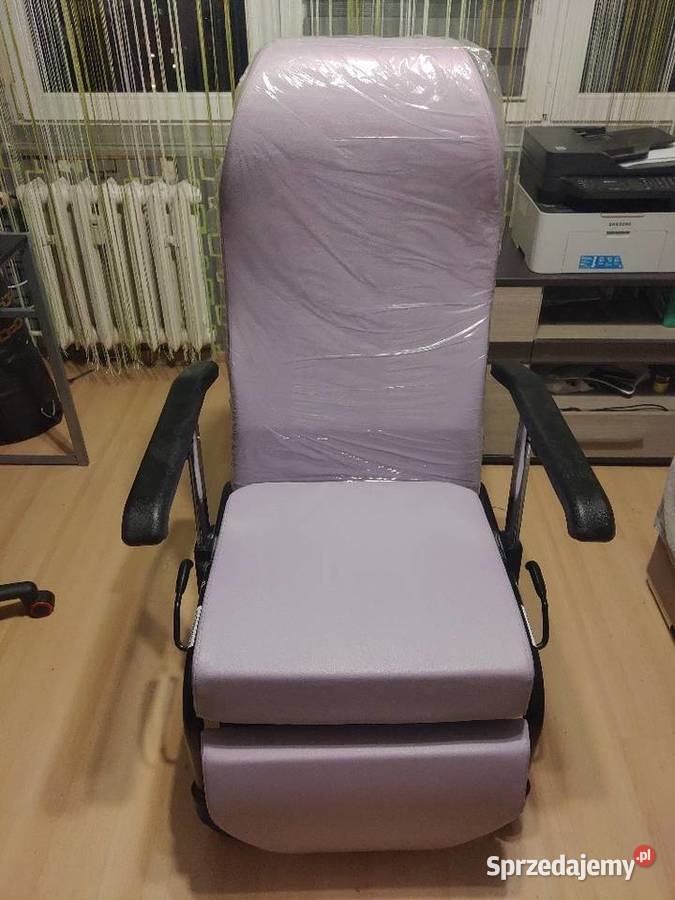 Nowy fotel skórzany geriatryczny
