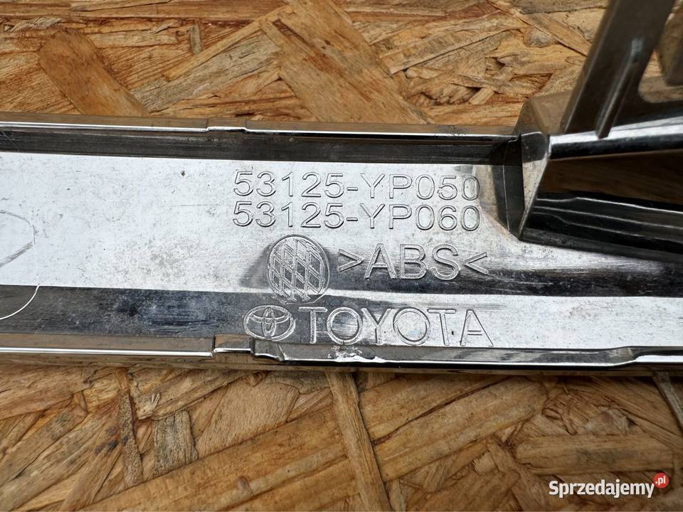 Chrom grilla prawy lewy hilux VIII 8 invicible Sieraków