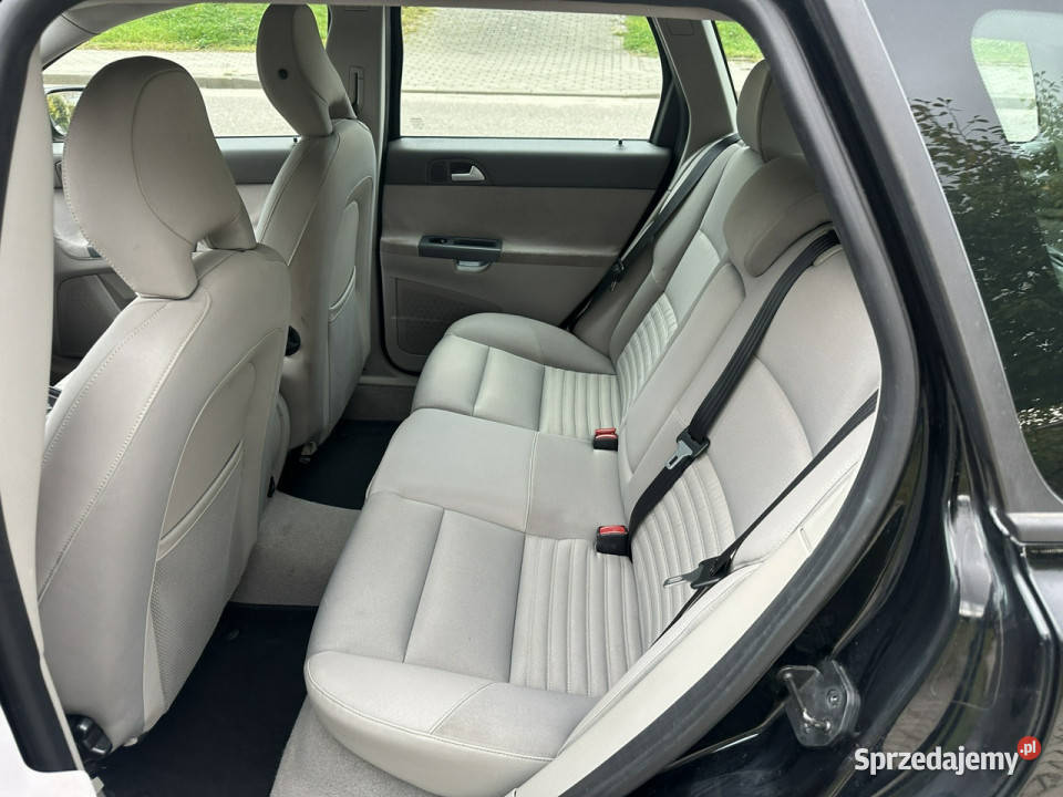 Volvo V50 liftingu benzyna opony wielosez lakier metallic Wejherowo sprzedam