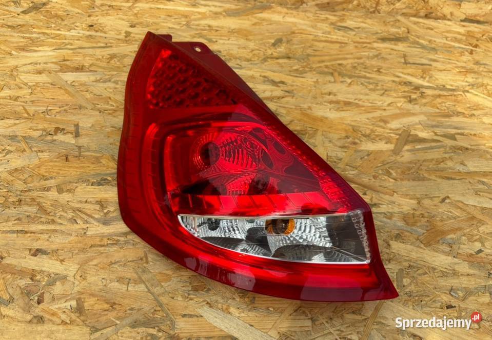 FORD FIESTA MK7 LAMPA LEWY TYŁ TYLNA 8A6113405A Części samochodowe Międzychód