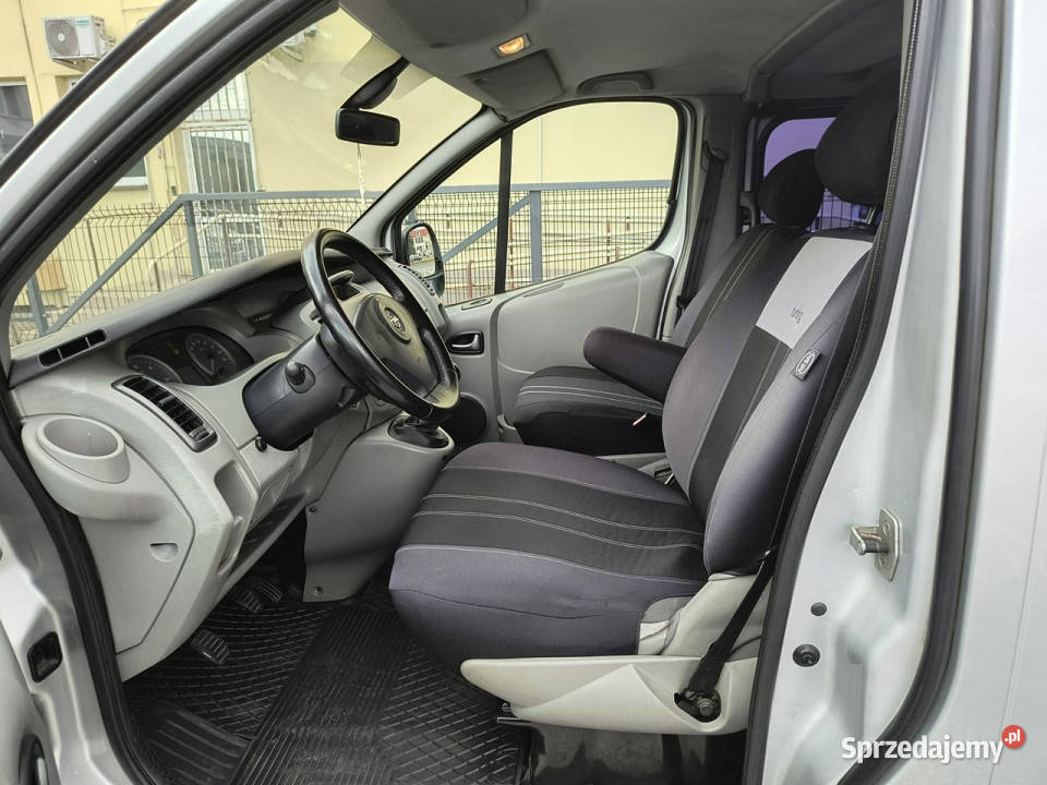 Opel Vivaro 9cio osobowy Salon HAK ALU I ASR (kontrola trakcji) Bydgoszcz