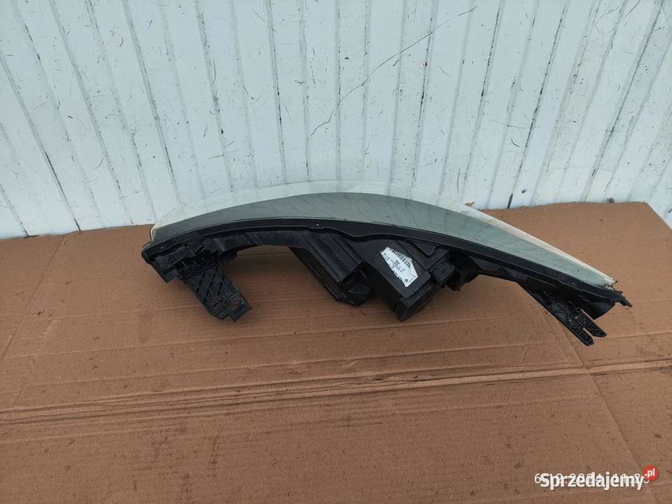 RENAULT ZOE 1219 LAMPA PRAWA PRZÓD osobowe