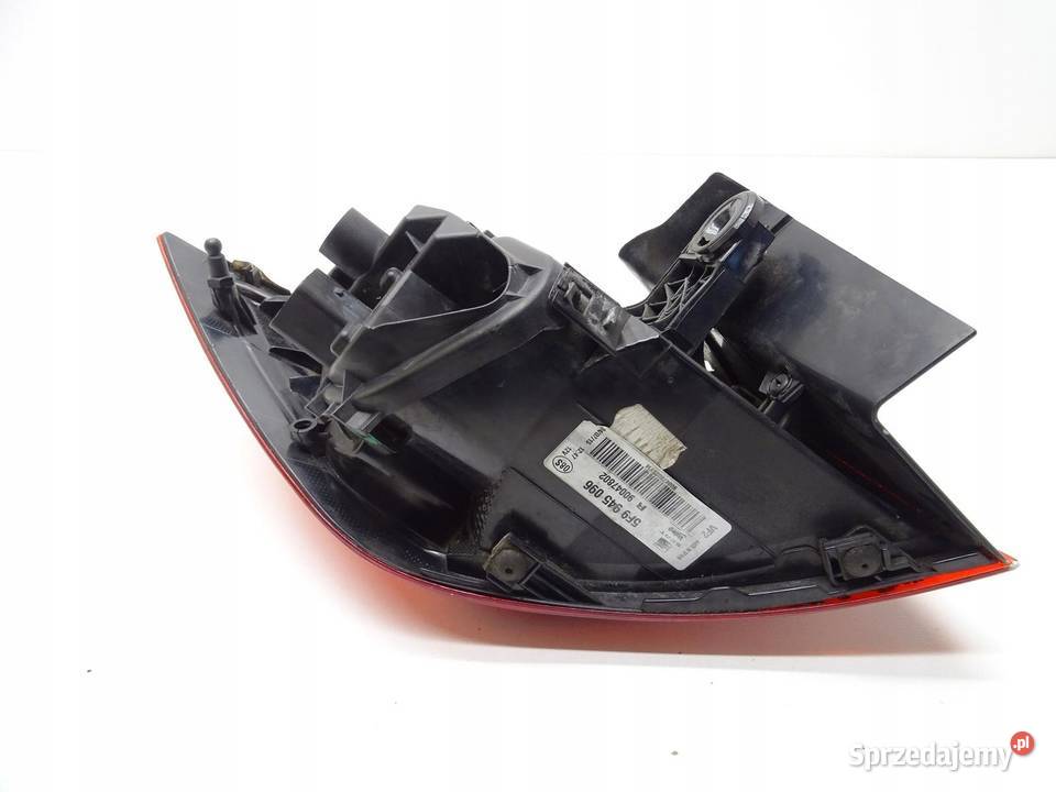 LAMPA PRAWA PRAWY TYŁ TYLNA W BŁOTNIK SEAT LEON