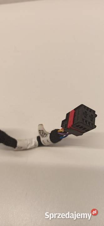 AUDI Q3 83A SIŁOWNIK KLAPY BAGAŻNIKA 83F827851B osobowe