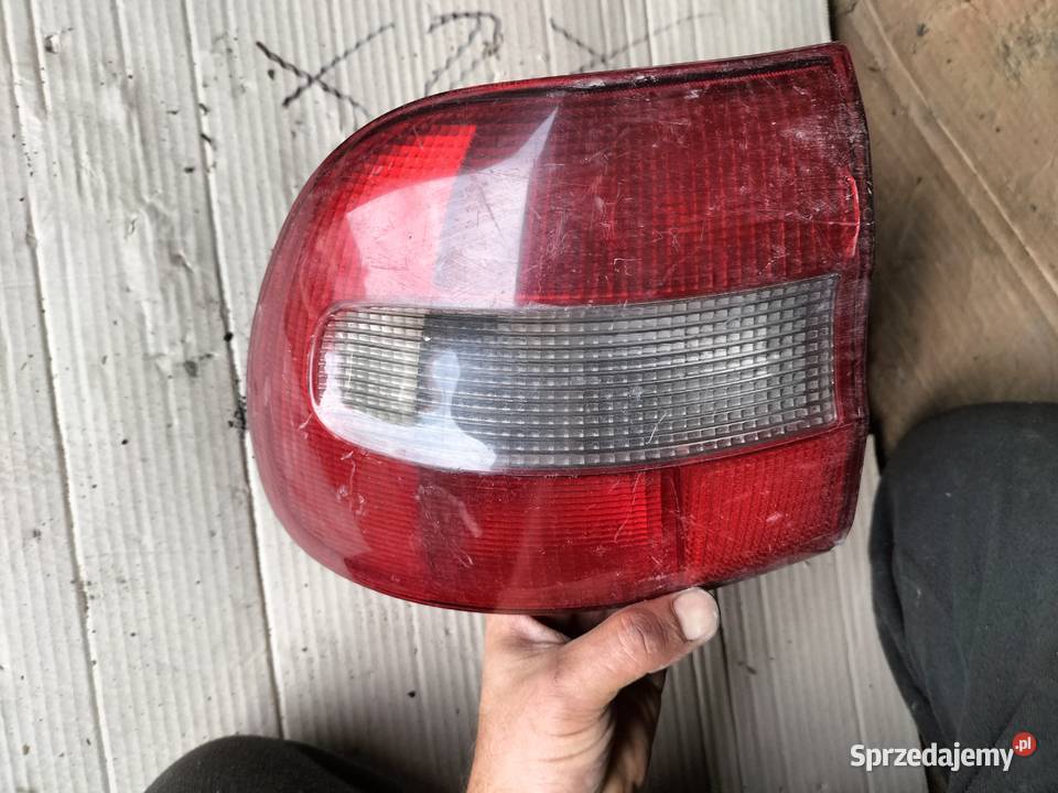 LAMPA TYŁ TYLNA LEWA REFLEKTOR VOLVO V40 V 40 Kamień-Kolonia