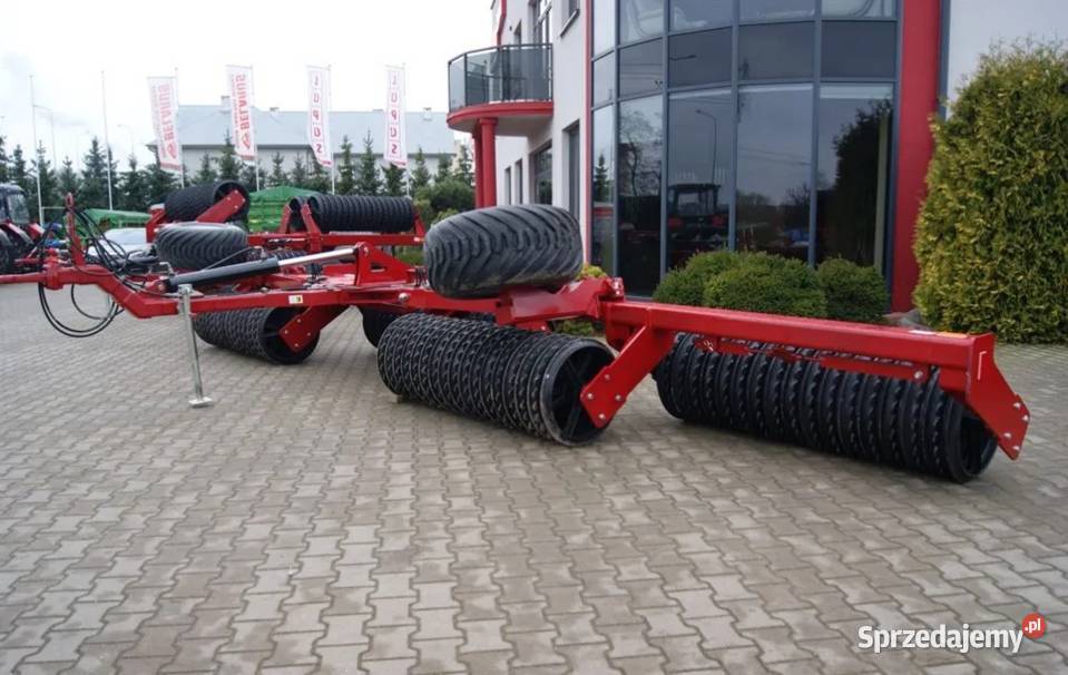 Wał uprawowy LUPUS o szerokości 90 m Ciechanów